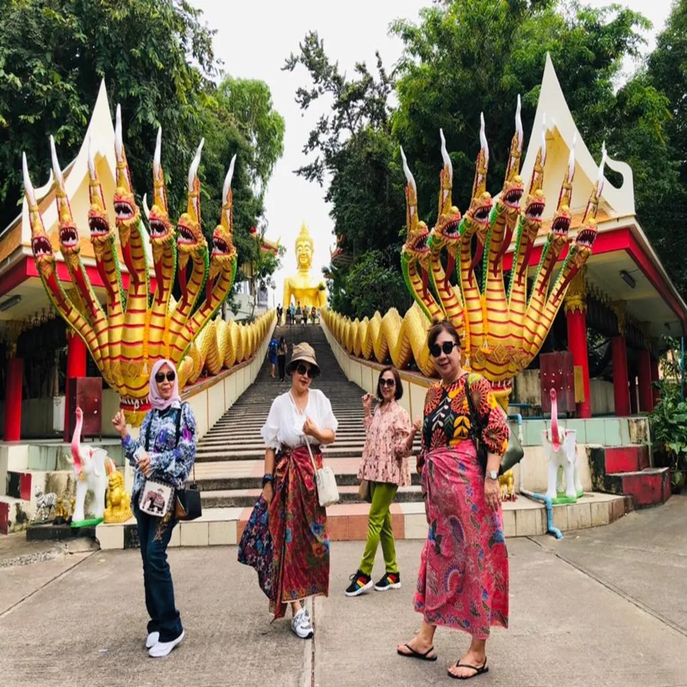 Paket Wisata Thailand Ibu Warsinah